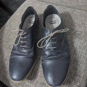 Clarks Men's Dark Gray Leather Oxfords